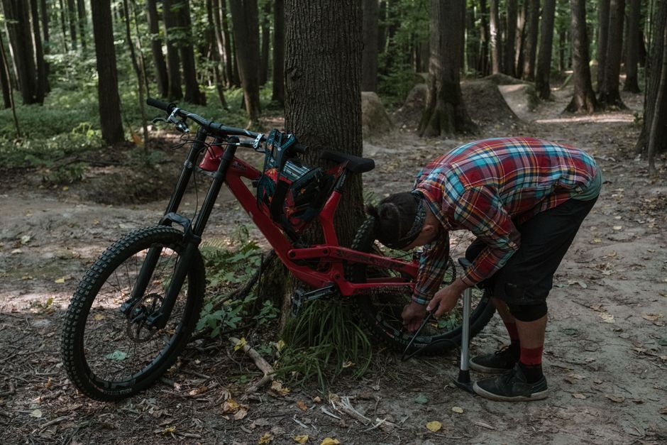A Realistic Routine for Bicycle Tires, Puncture Proofing & Tubeless That Fits a Busy Life